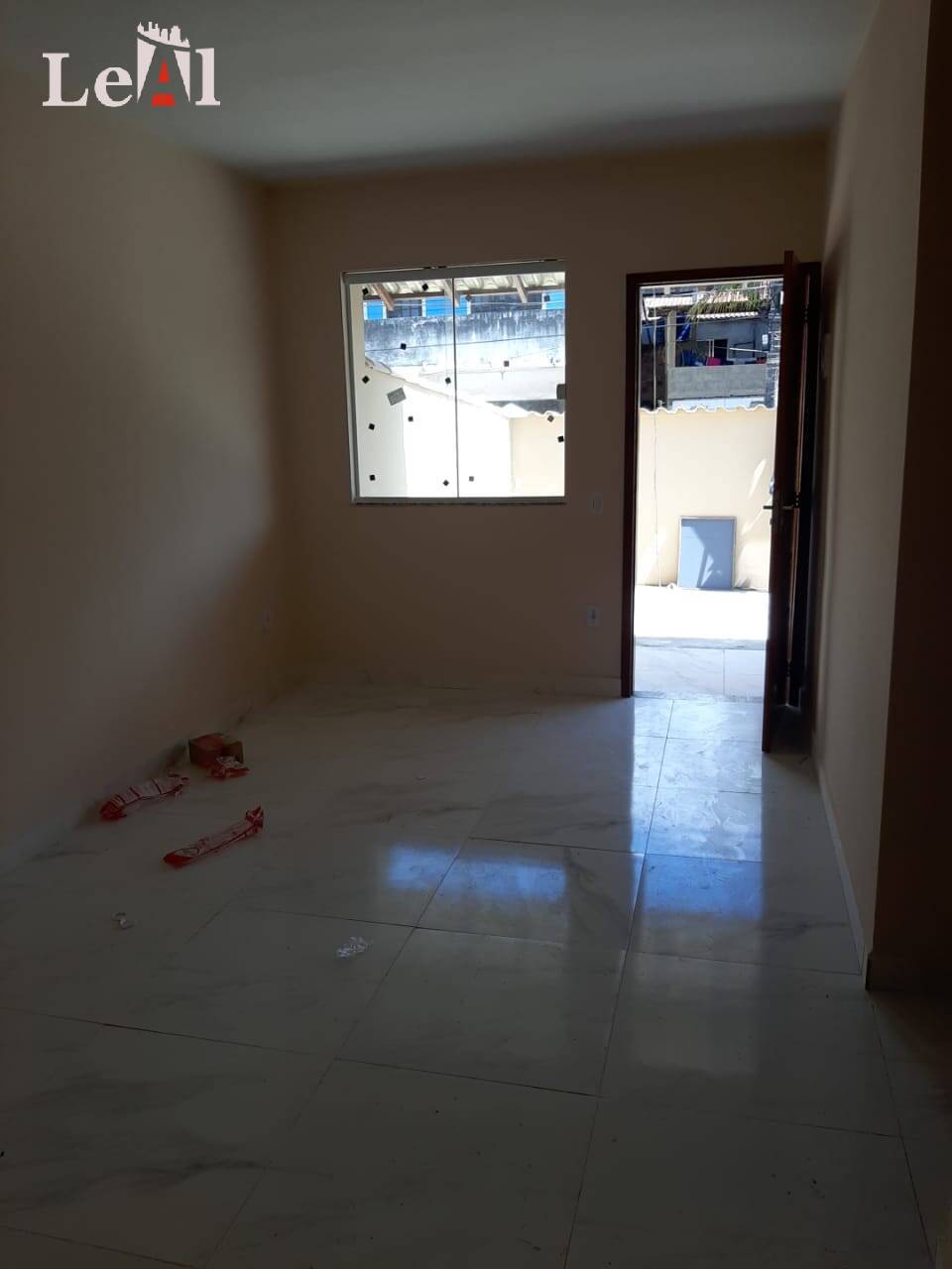 Casa à venda com 2 quartos, 70m² - Foto 6