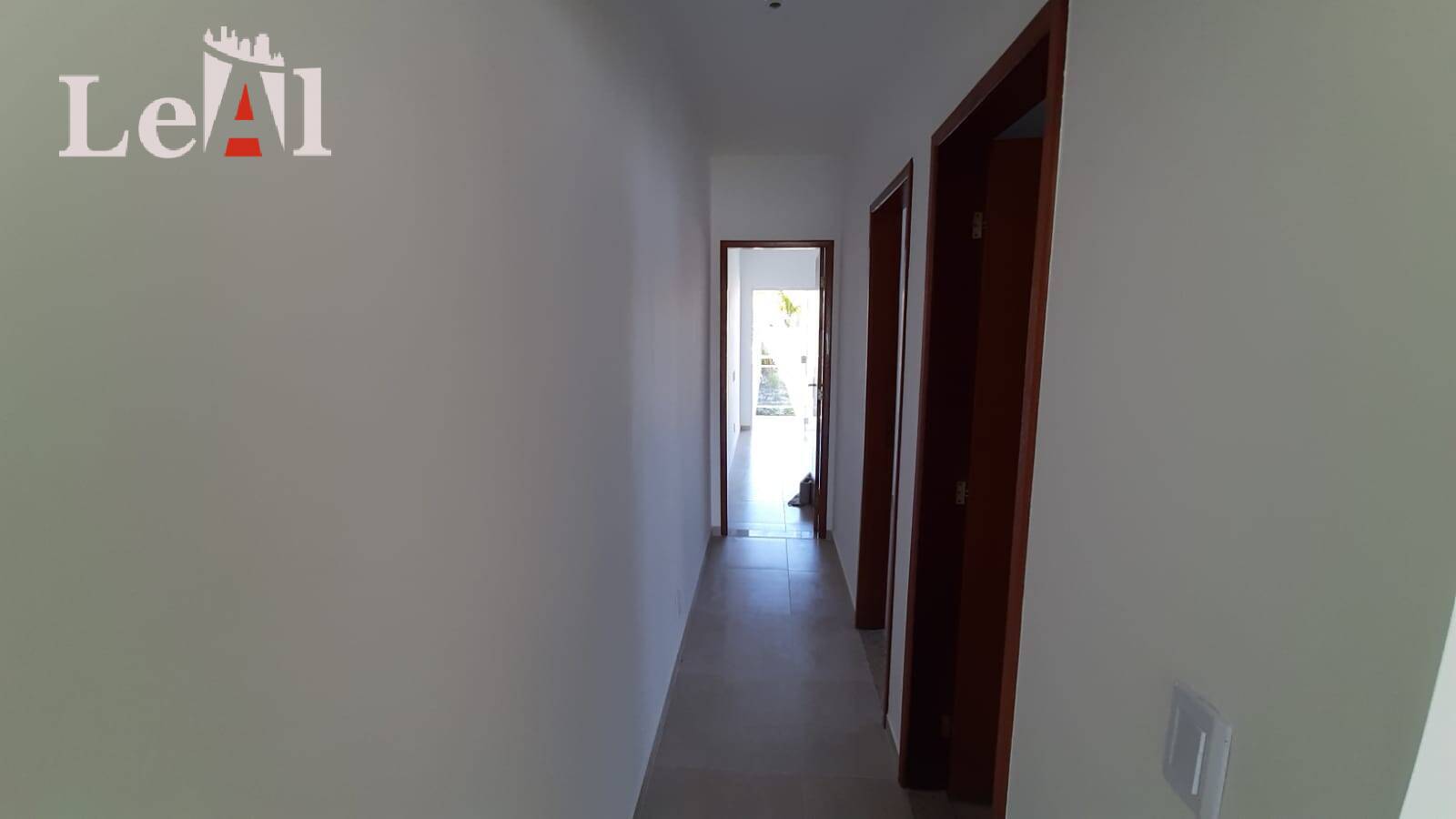 Casa à venda com 2 quartos, 80m² - Foto 4