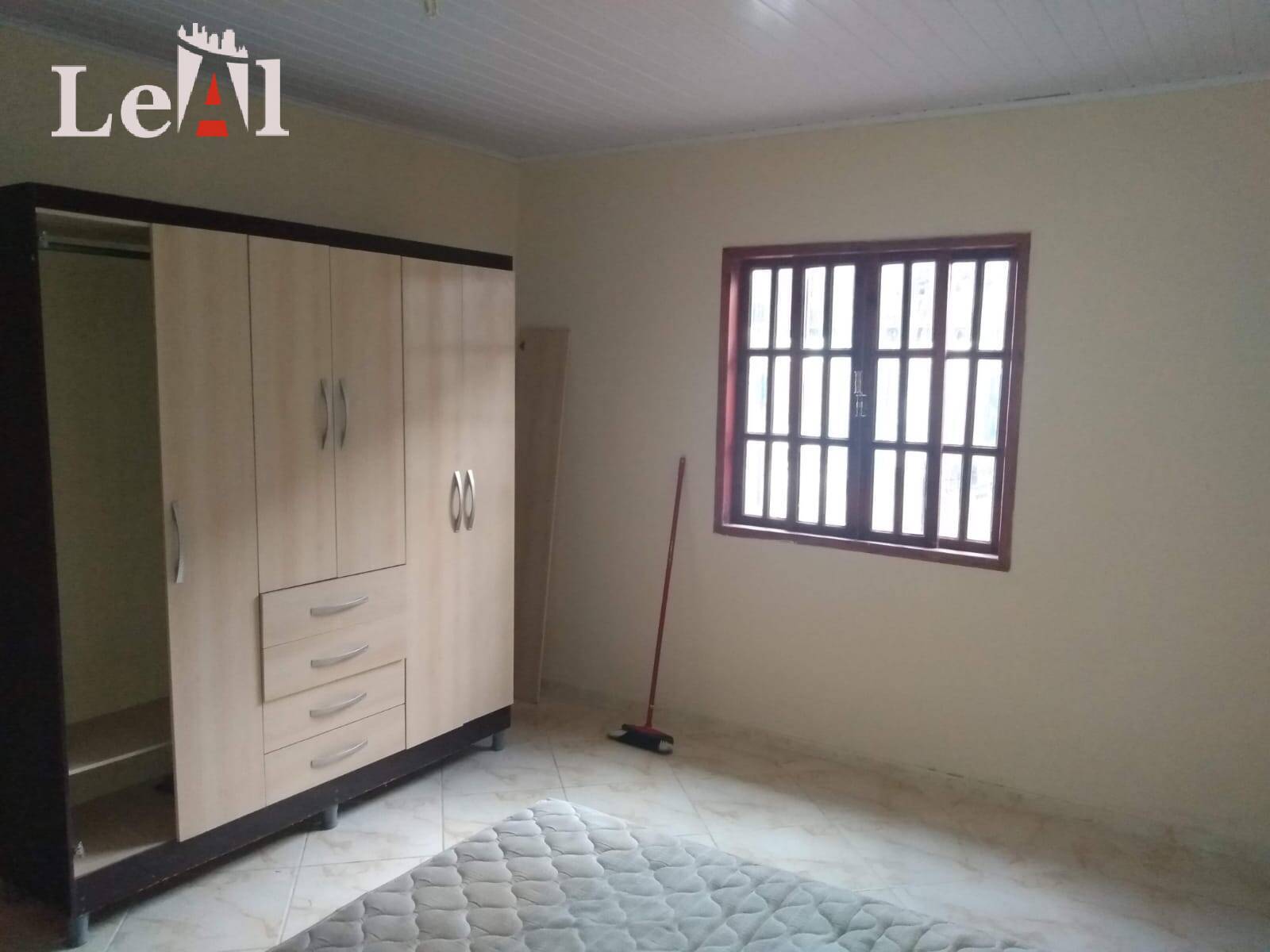 Casa à venda com 3 quartos, 200m² - Foto 4