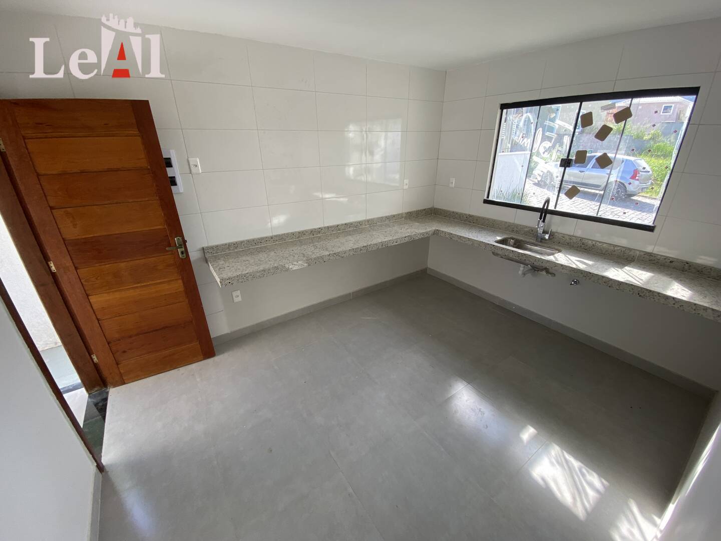 Casa à venda com 3 quartos, 96m² - Foto 4