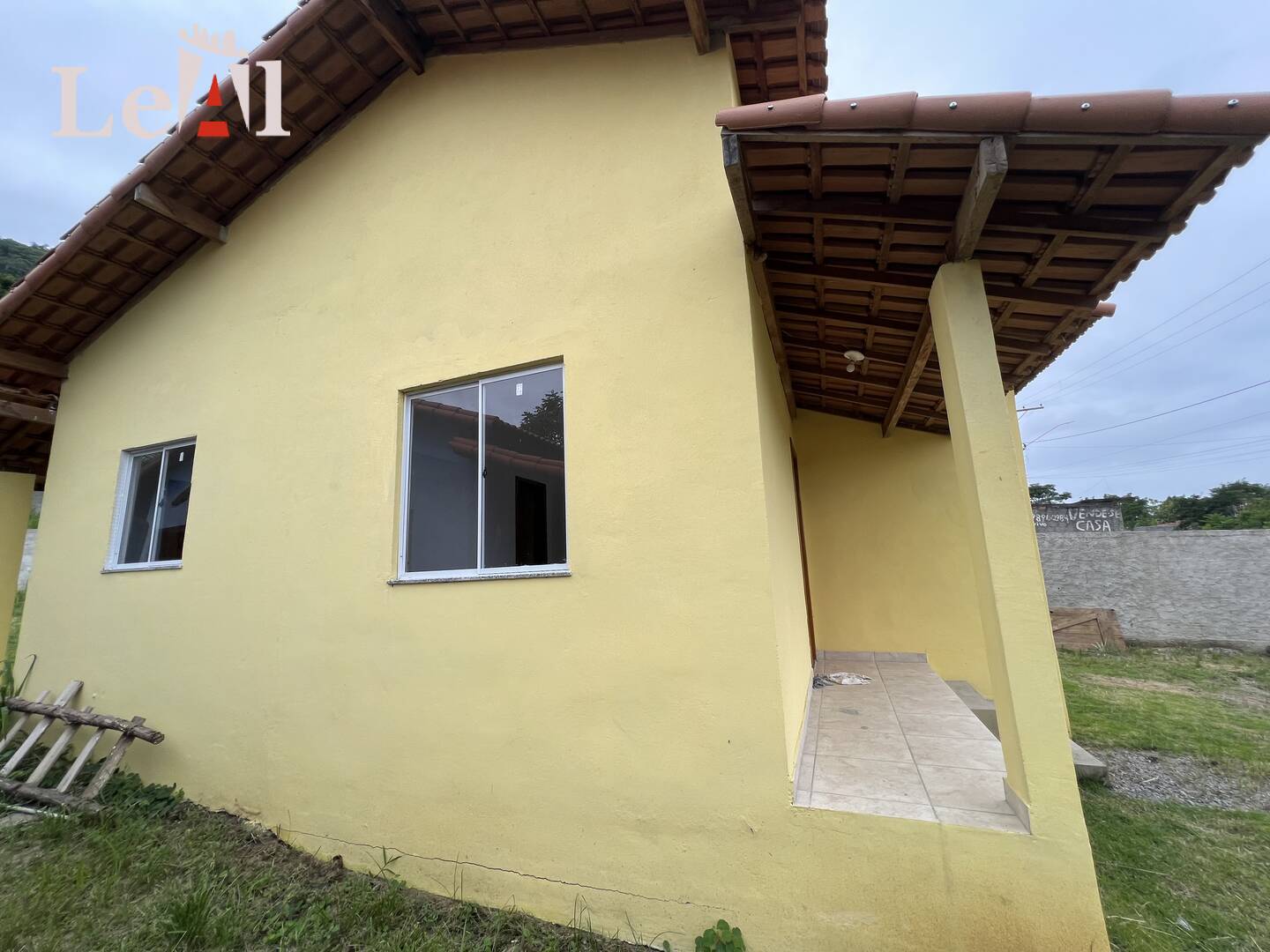 Casa à venda com 2 quartos, 360m² - Foto 2