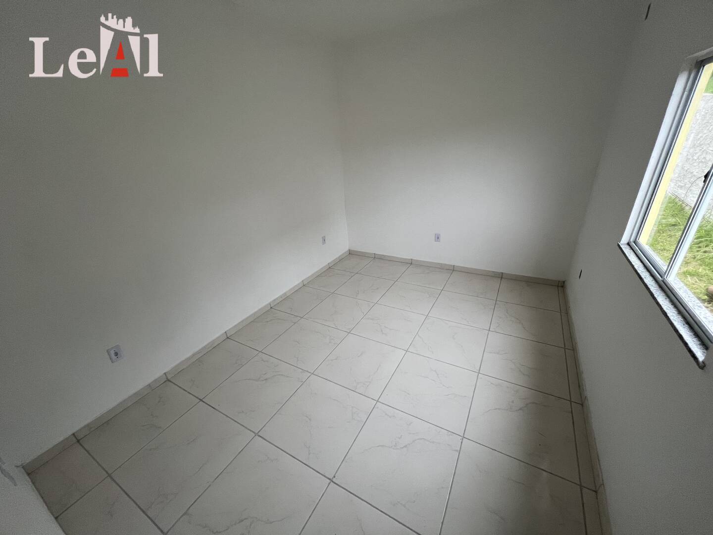 Casa à venda com 2 quartos, 360m² - Foto 9