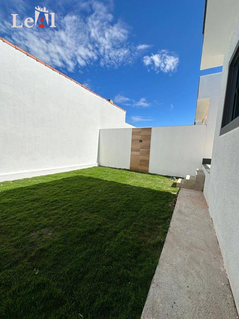 Casa à venda com 3 quartos, 220m² - Foto 8