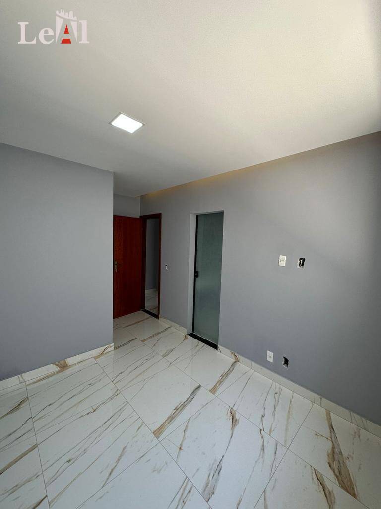 Casa à venda com 3 quartos, 220m² - Foto 12