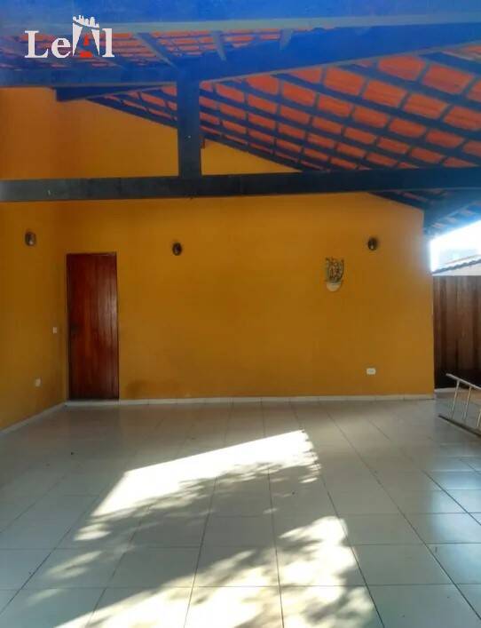 Casa à venda com 3 quartos, 300m² - Foto 2