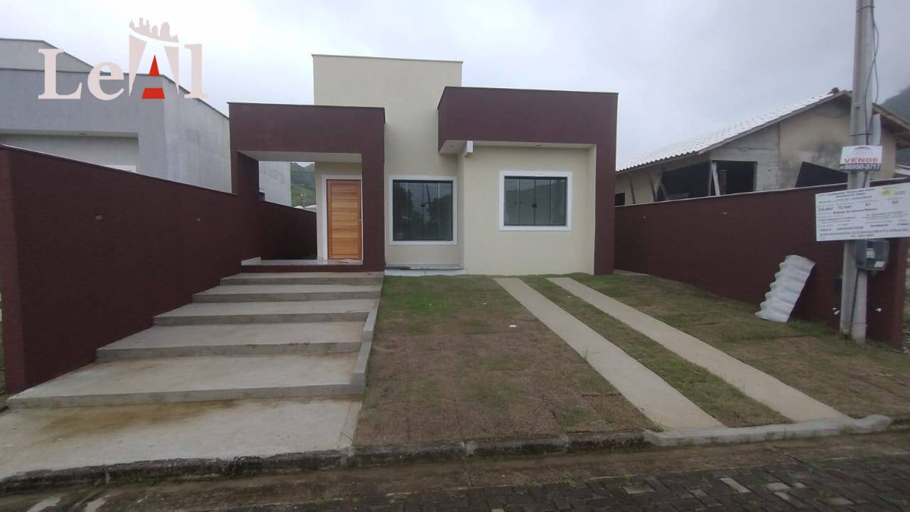 Casa à venda com 2 quartos, 70m² - Foto 3