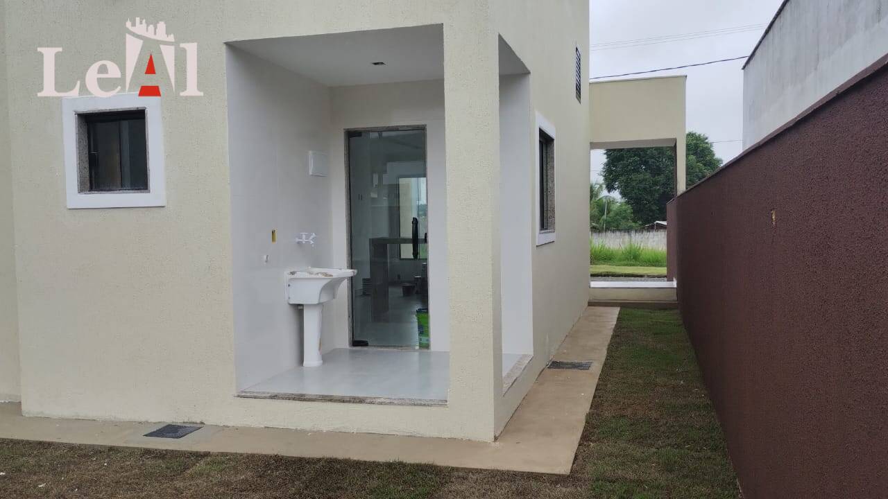 Casa à venda com 2 quartos, 70m² - Foto 4